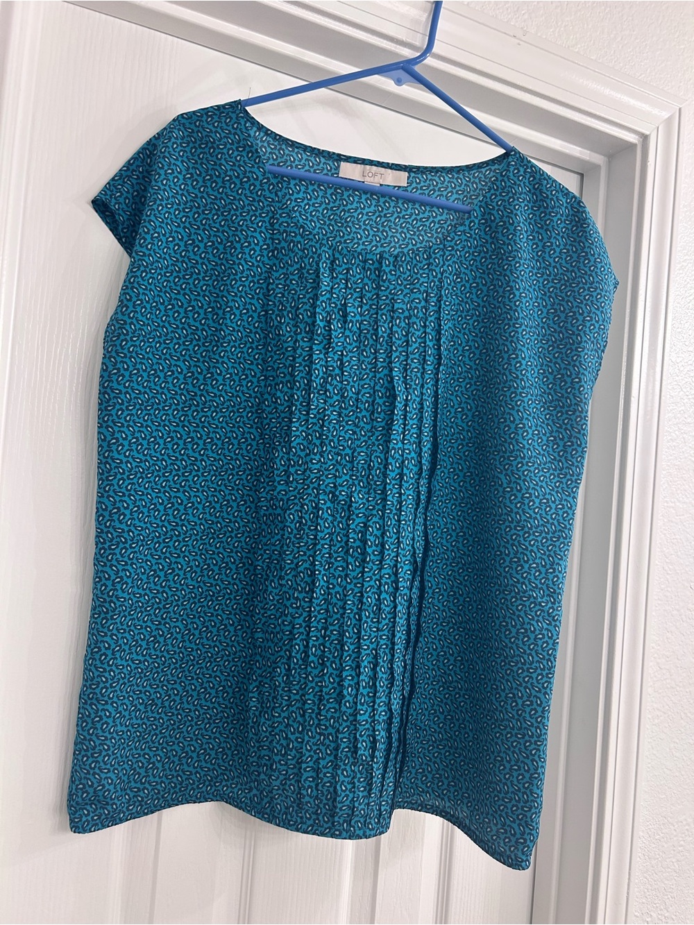LOFT Teal Printed Pleated Cap-Sleeve Blouse